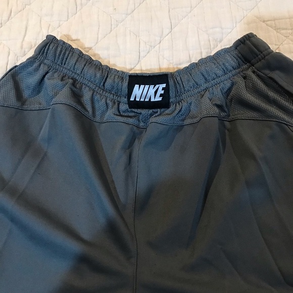 🏃NIKE Athletic Shorts - Picture 5 of 6